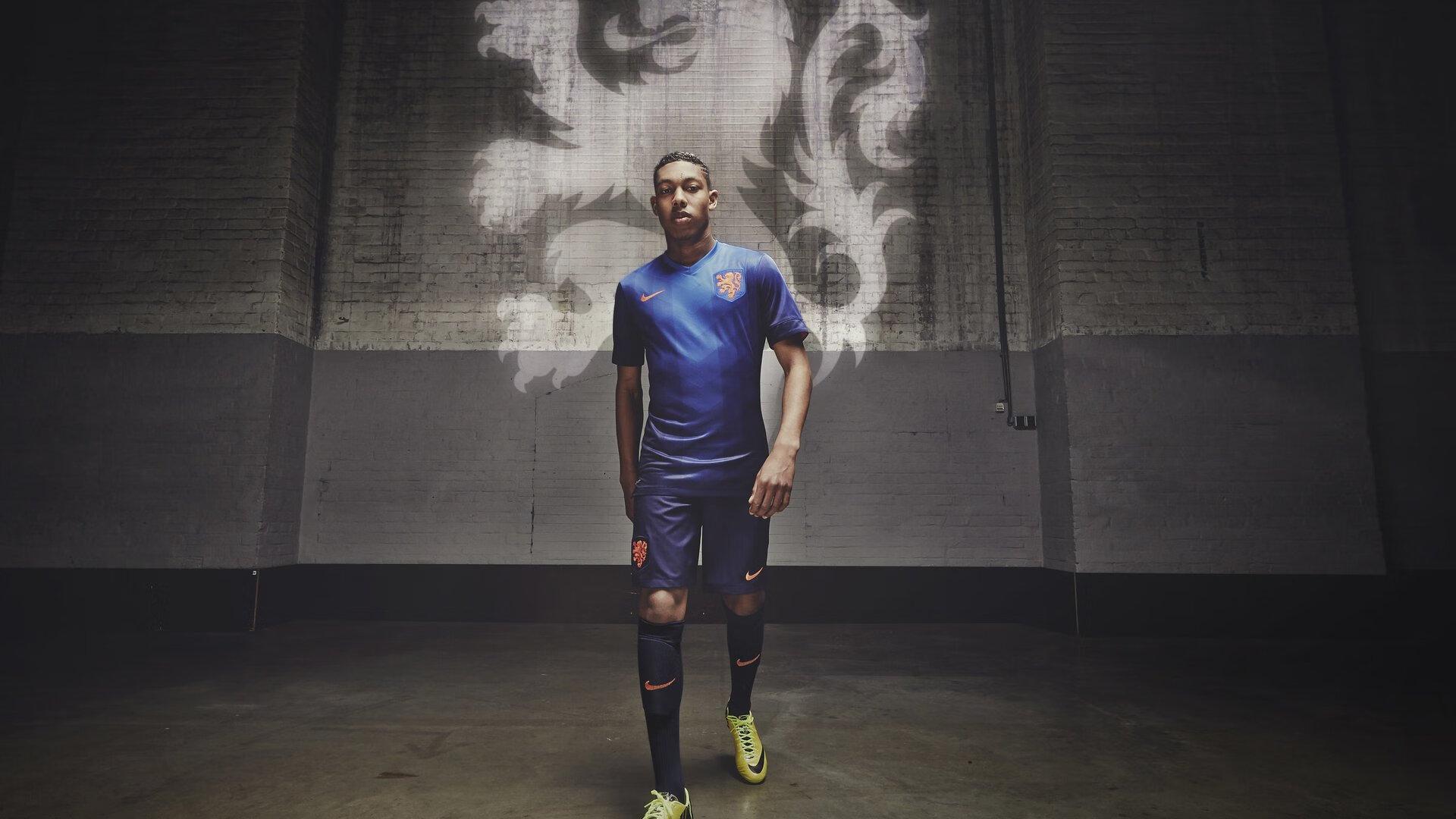 乔-科尔忆蓝军旧事，穆帅激将法点燃斯坦福桥，铁血逆转铸就欧冠经典