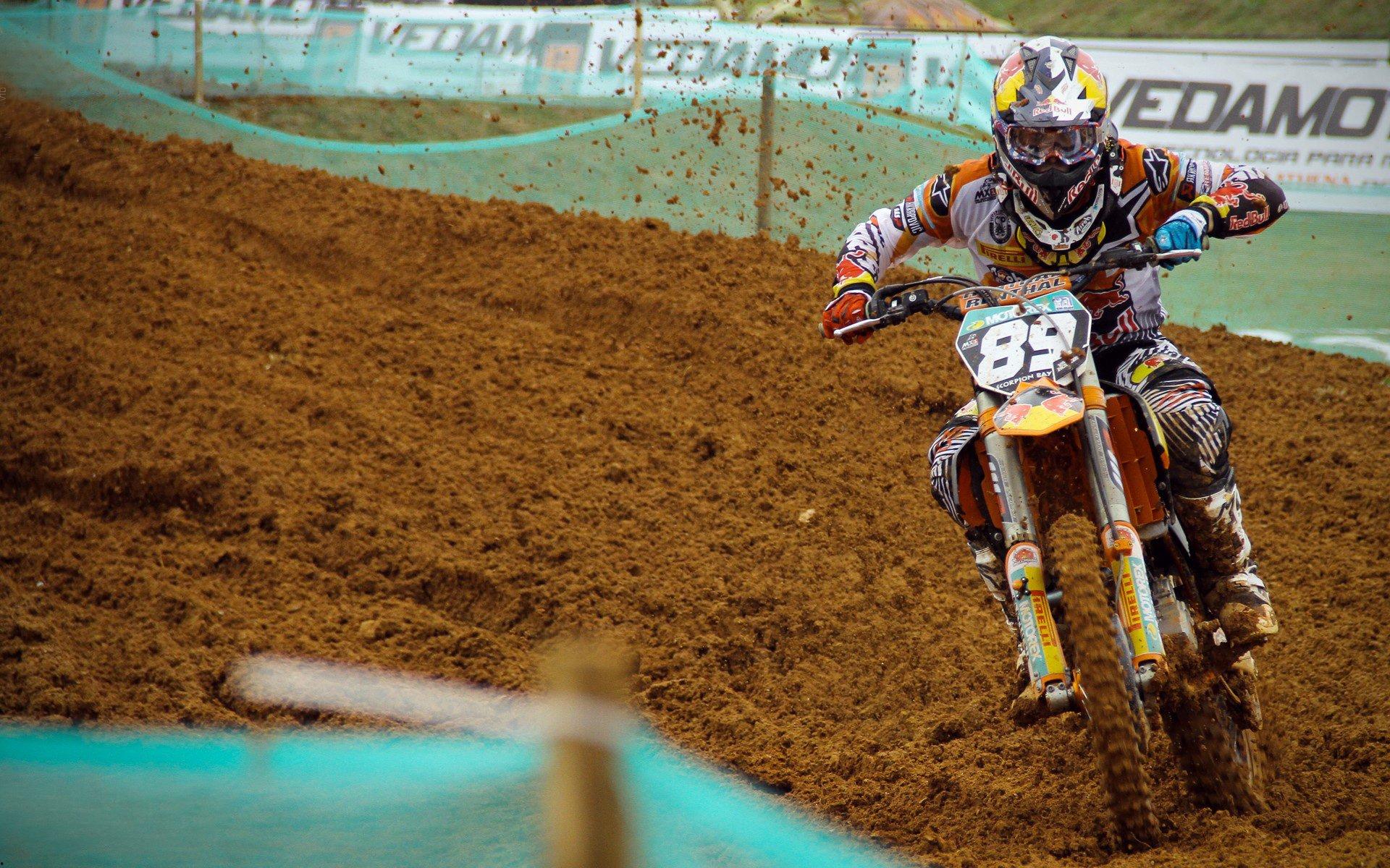 名记曝曼联新星阿马斯租借在即，谢周三后防补强迎关键拼图